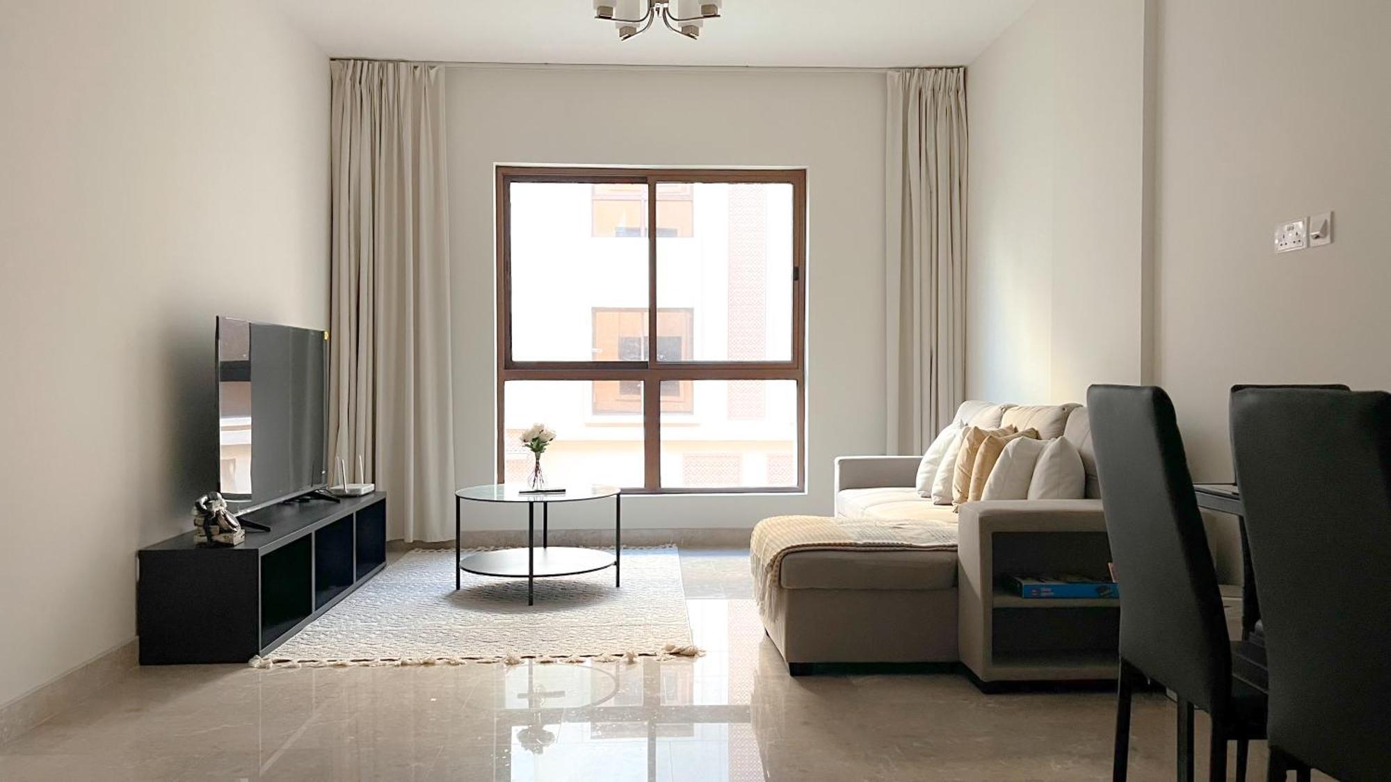Near Centre Mall, Pool, Gym * Mascate